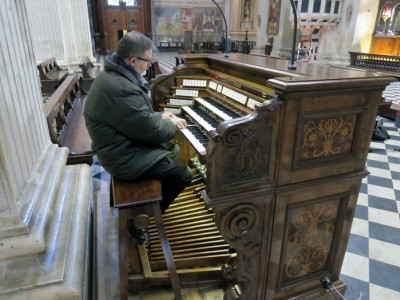recording the sounds of the organ