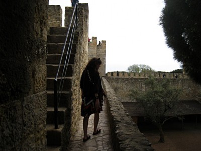Nous montons sur les remparts