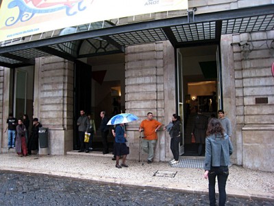 Nous allons dans un centre commercial
