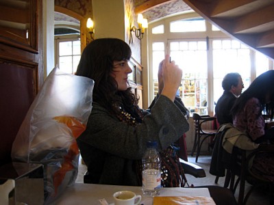 Marjolaine prend des photos