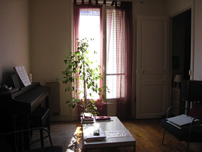 Nous repassons chez moi