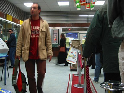 Je vais à la poste déposer mon chèque