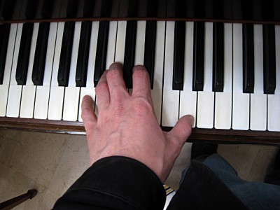 Je joue un peu de piano