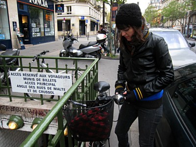 Nous attachons nos vélos
