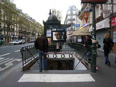 Nous prenons le métro
