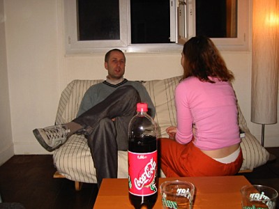 Nous nous installons un peu dans le salon