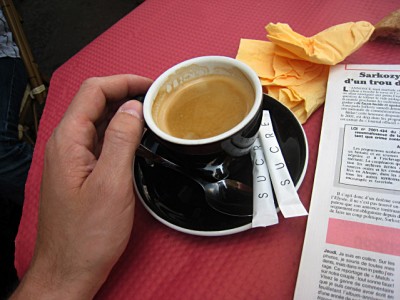 Je bois un café