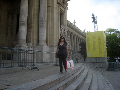 Aurore revient de ses courses