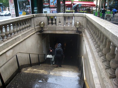 Je descends dans le métro