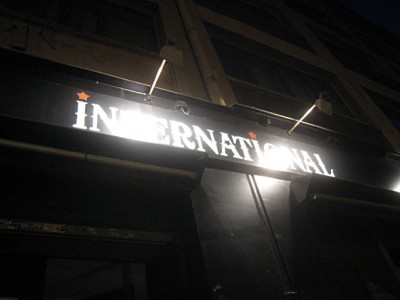 Nous allons à l'International