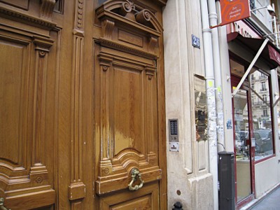 L'entrée de l'immeuble