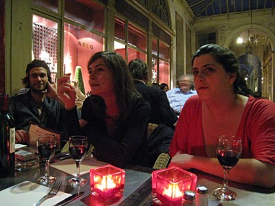 Aurore se moque