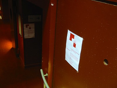 Nous entrons