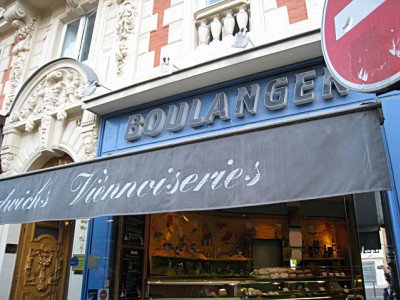 Je vais à la boulangerie