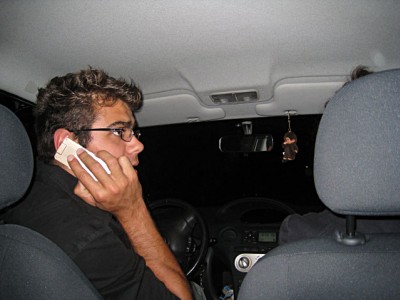 Ils nous prennent dans leur voiture