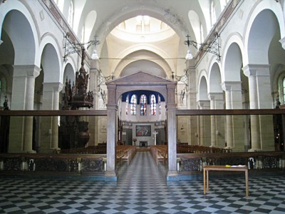 Nous visitons l'église