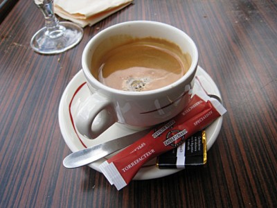 Je bois un café