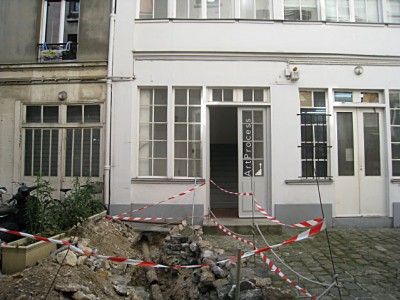 Je vais au bureau