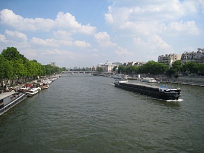 Je traverse la Seine