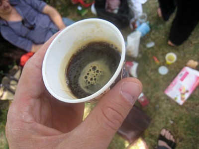 Je bois un café