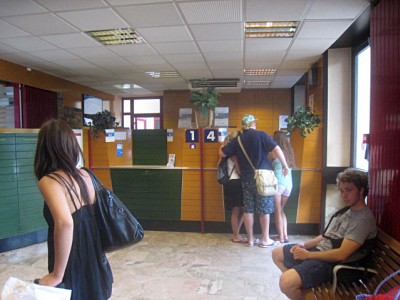 Nous attendons