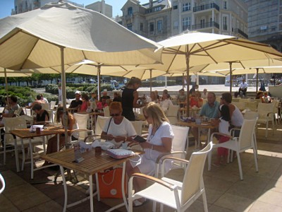 Je vais au Bleu Café