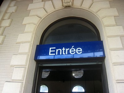 Nous entrons dans la gare