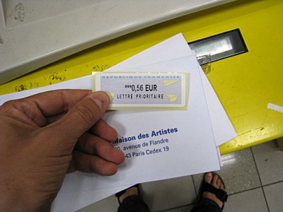 Je colle un timbre