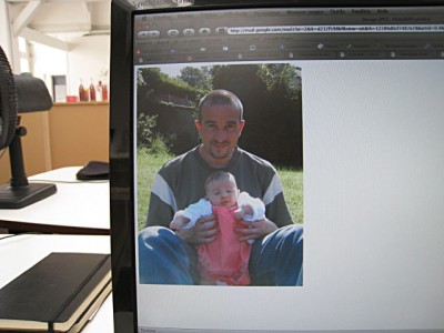 Yann m'envoie une photo de lui avec sa fille