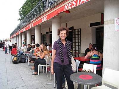 Je retrouve Anne-Marie en terrasse