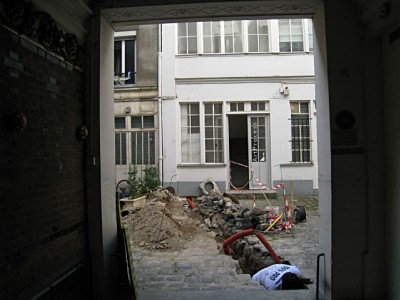 Je vais au bureau