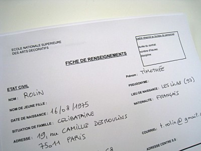 Je remplis une fiche de renseignement pour les Arts Décos