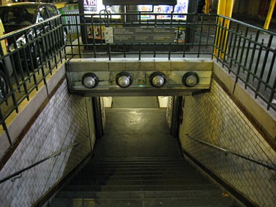 Nous prenons le métro