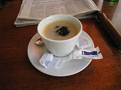 Je bois un café