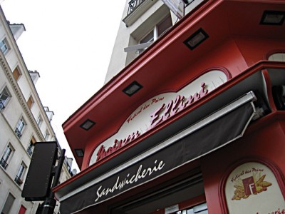 Je vais à la boulangerie
