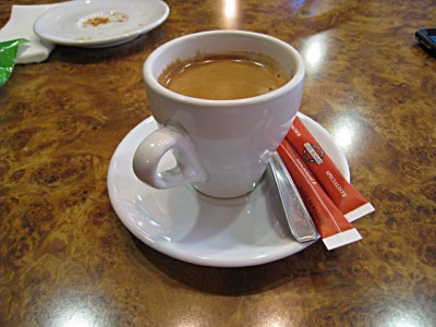 Je bois un café