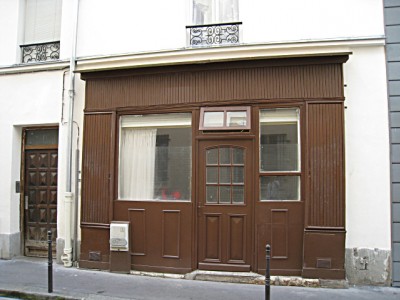 La devanture du nouvel appartement d'Edouard