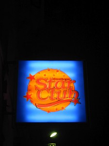 Nous allons au Star Club