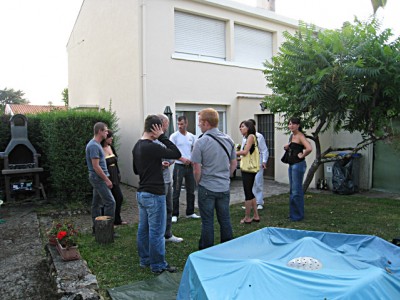 Nous allons dans son jardin