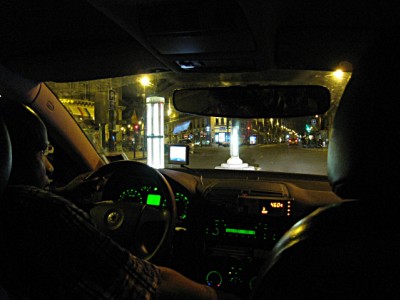 Nous prenons un taxi