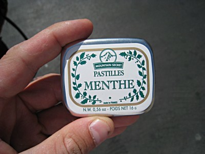 Je mange une pastille à la menthe