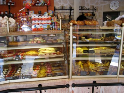 Je vais à la boulangerie acheter un sandwich