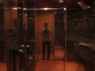 Je vais aux toilettes