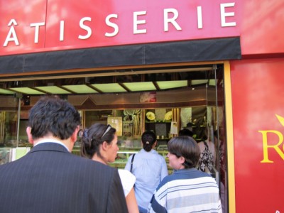 Je vais à la boulangerie