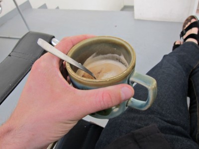 Je bois un café