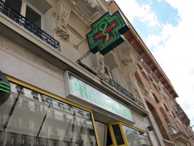 Je vais à la pharmacie