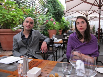 Sinan et sa cousine arrivent