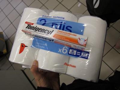 Du dentifrice et du papier toilette