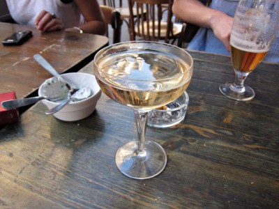 Je bois du champagne