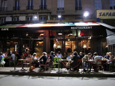 Nous allons au Delaville Café